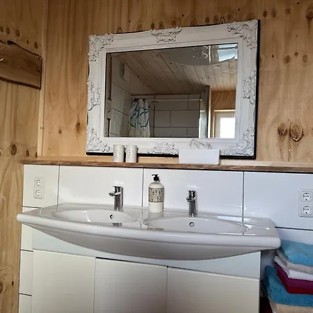 Zwischen Koeln Und Bonn, Mitte Apartment