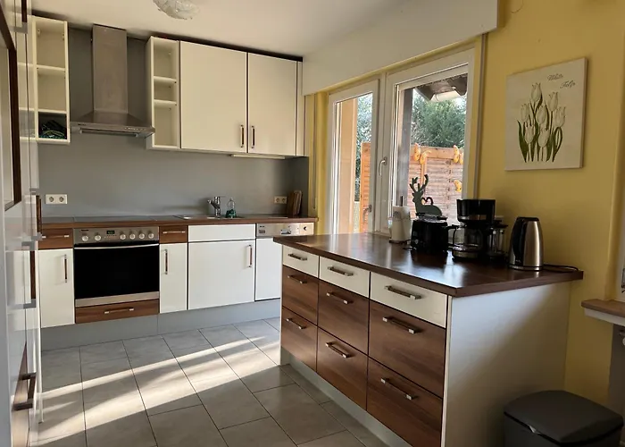 Zwischen Koeln Und Bonn, Mitte * ترويسدورف